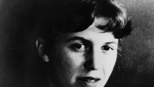 Black and white photo of poet  and novelist Syliva Plath.